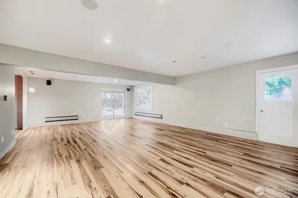 10412 SE 219th Street Kent, WA 98031