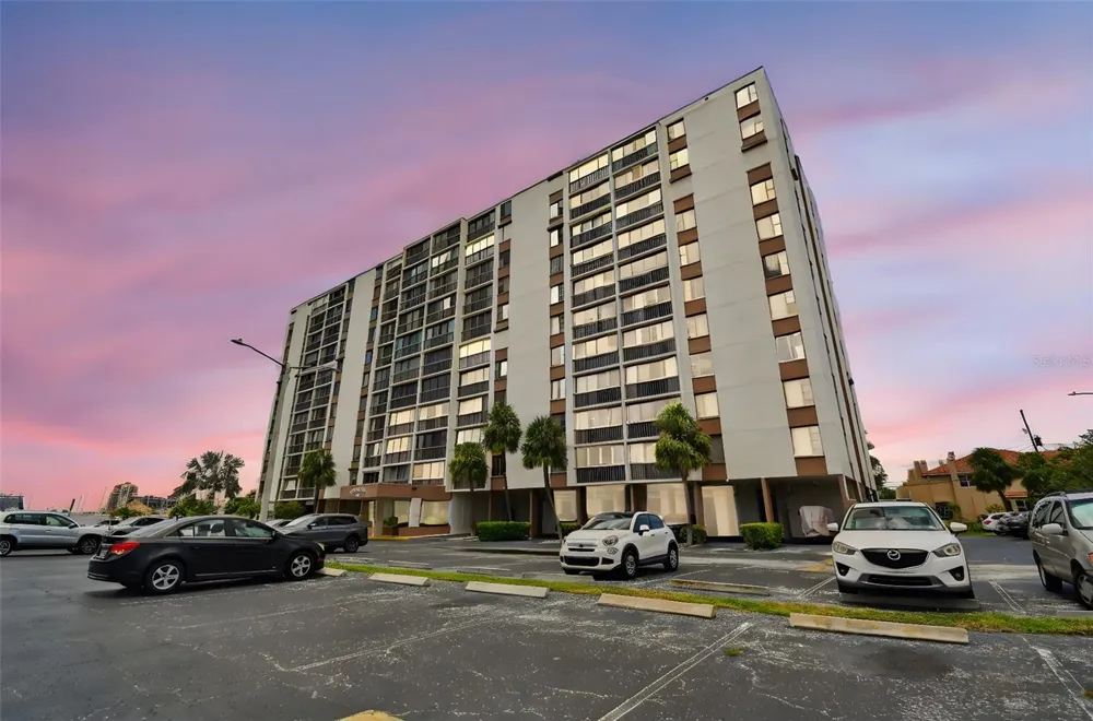 255 DOLPHIN POINT #207 Clearwater Beach, FL 33767