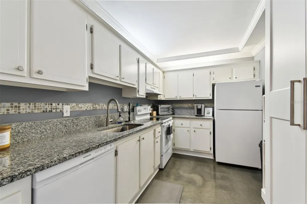 255 DOLPHIN POINT #207 Clearwater Beach, FL 33767