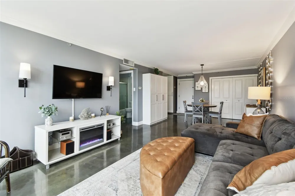 255 DOLPHIN POINT #207 Clearwater Beach, FL 33767