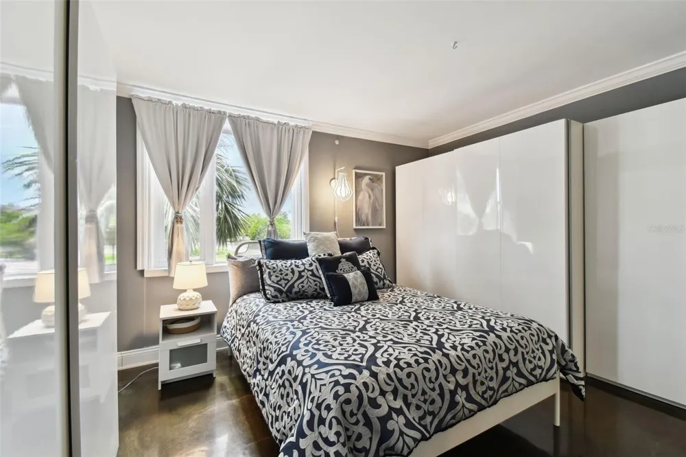 255 DOLPHIN POINT #207 Clearwater Beach, FL 33767