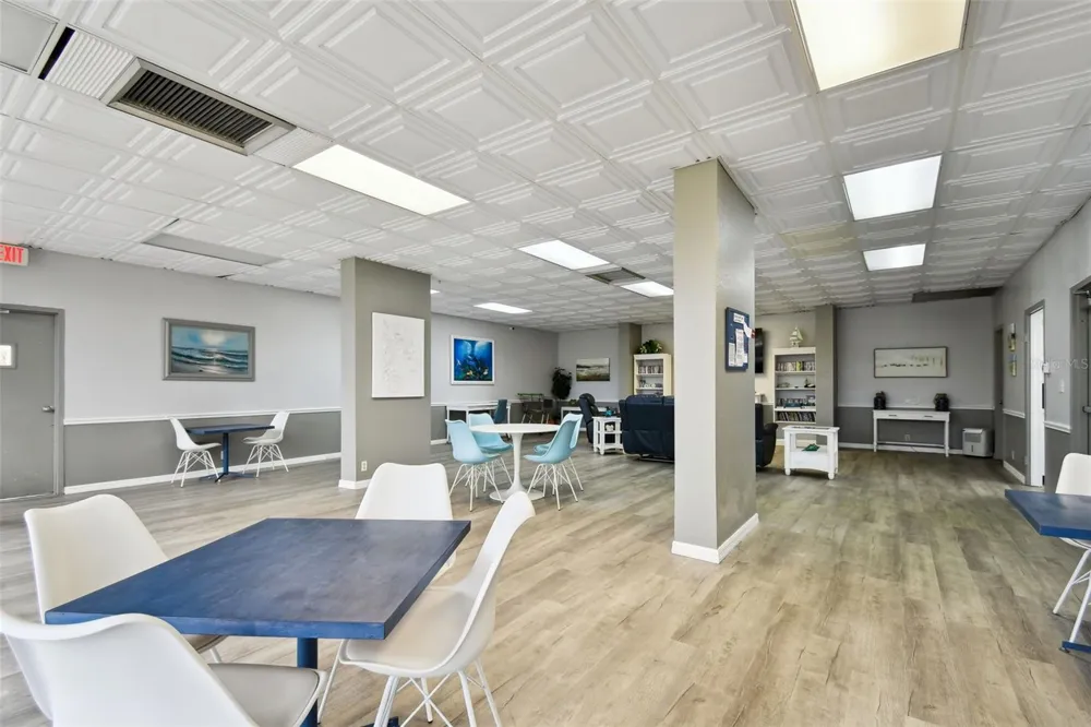 255 DOLPHIN POINT #207 Clearwater Beach, FL 33767