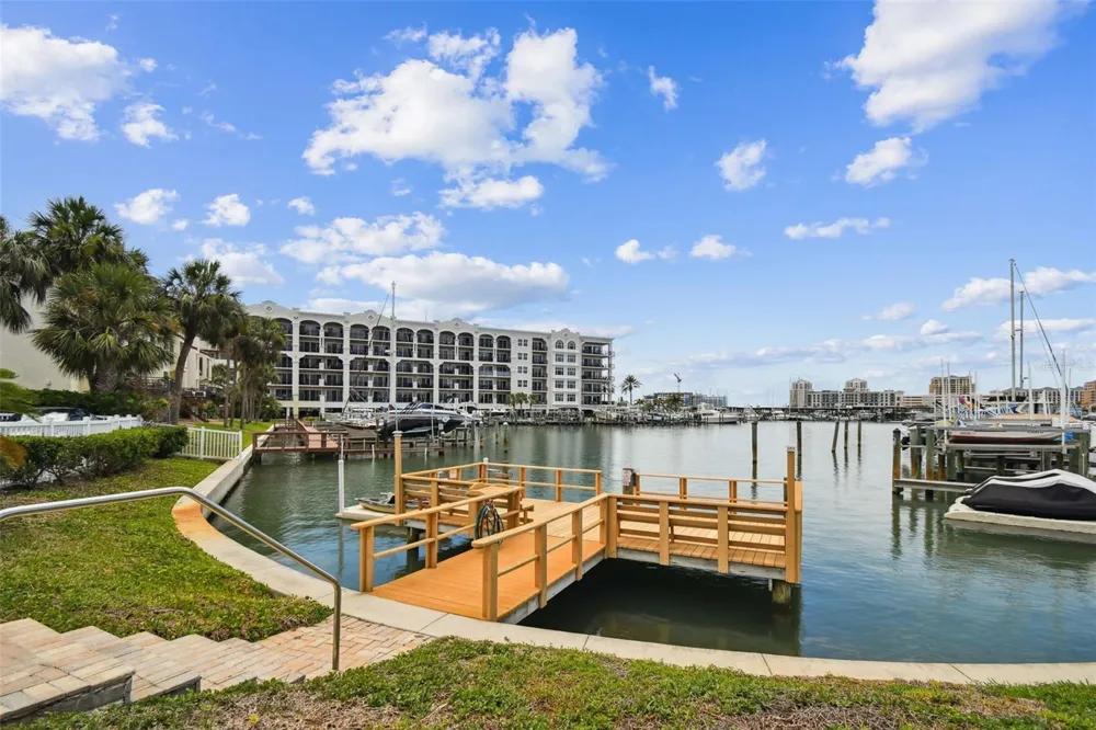 255 DOLPHIN POINT #207 Clearwater Beach, FL 33767