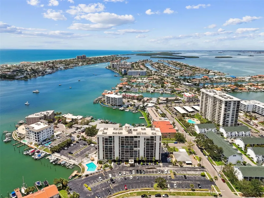 255 DOLPHIN POINT #207 Clearwater Beach, FL 33767