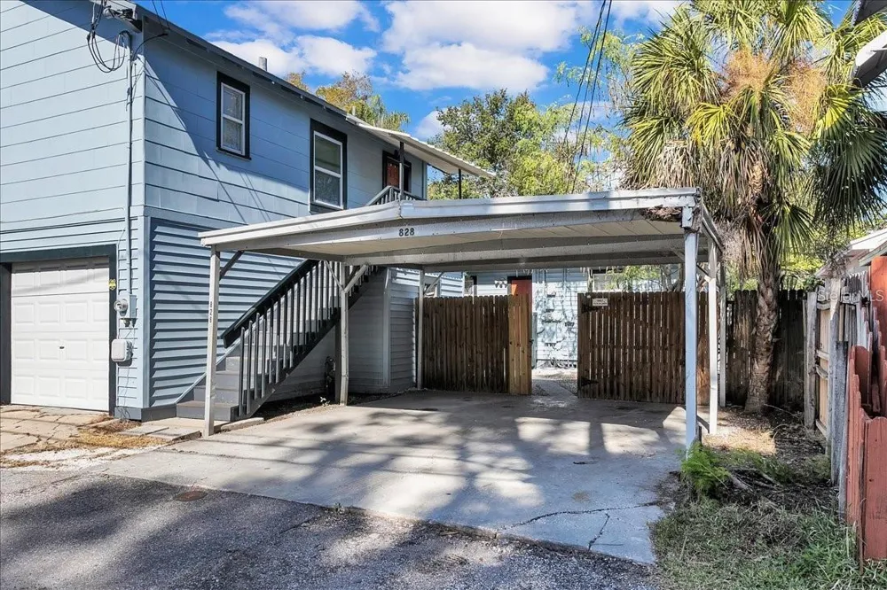 828 22ND AVENUE #1/2 St Petersburg, FL 33704