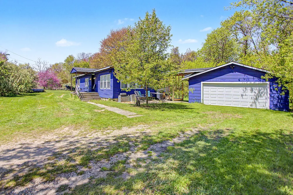 7181 E Beach Drive Casco Township, MI 49090
