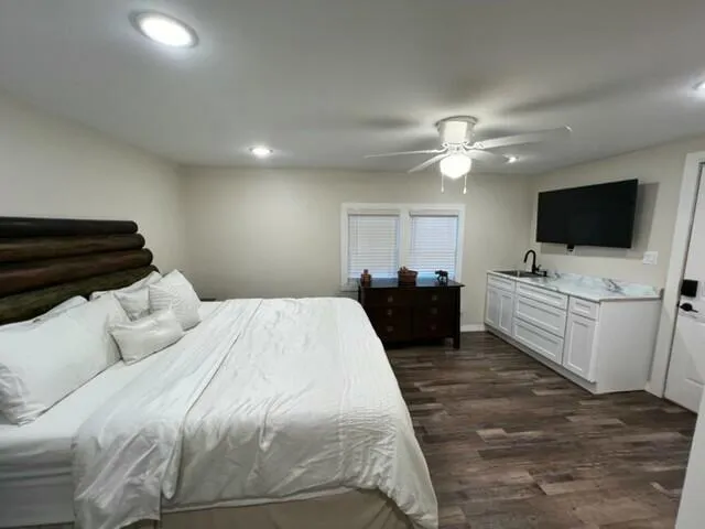 7181 E Beach Drive Casco Township, MI 49090