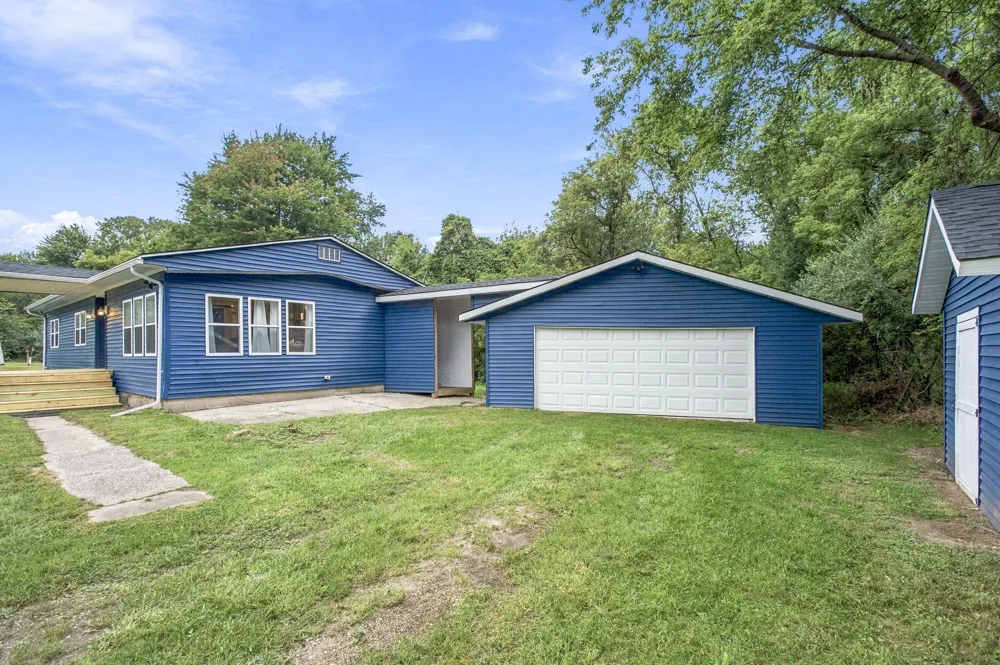 7181 E Beach Drive Casco Township, MI 49090
