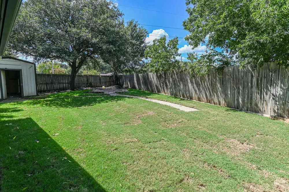 967 Madison Circle Lewisville, TX 75067