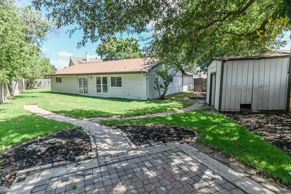967 Madison Circle Lewisville, TX 75067