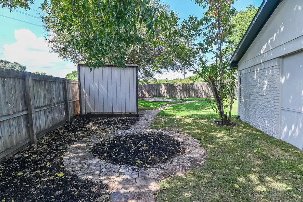 967 Madison Circle Lewisville, TX 75067