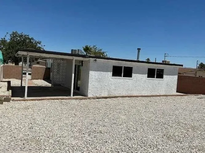 1008 E Elizabeth Street Barstow, CA 92311