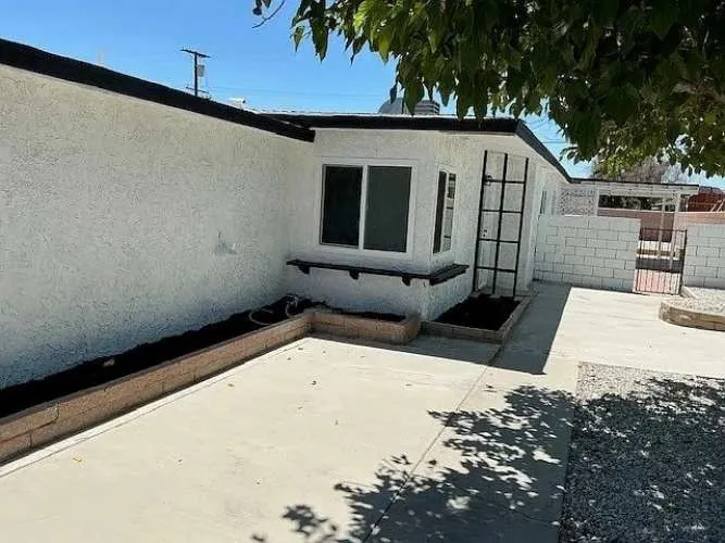 1008 E Elizabeth Street Barstow, CA 92311