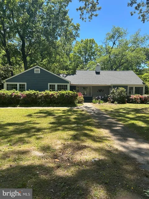 32 CLIFTON AVENUE