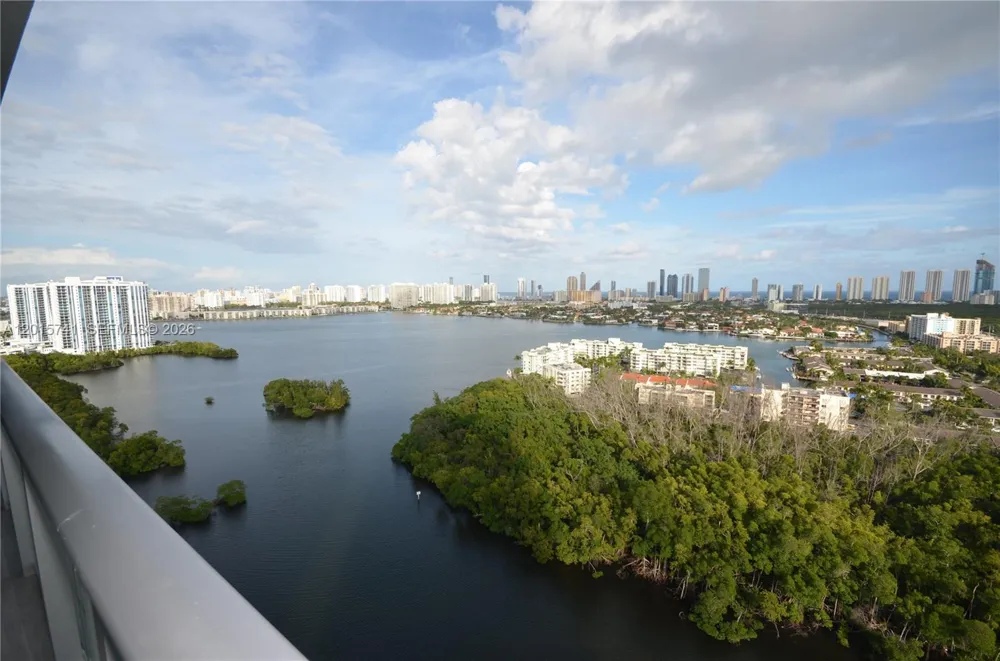 16385 Biscayne Blvd #519 North Miami Beach, FL 33160