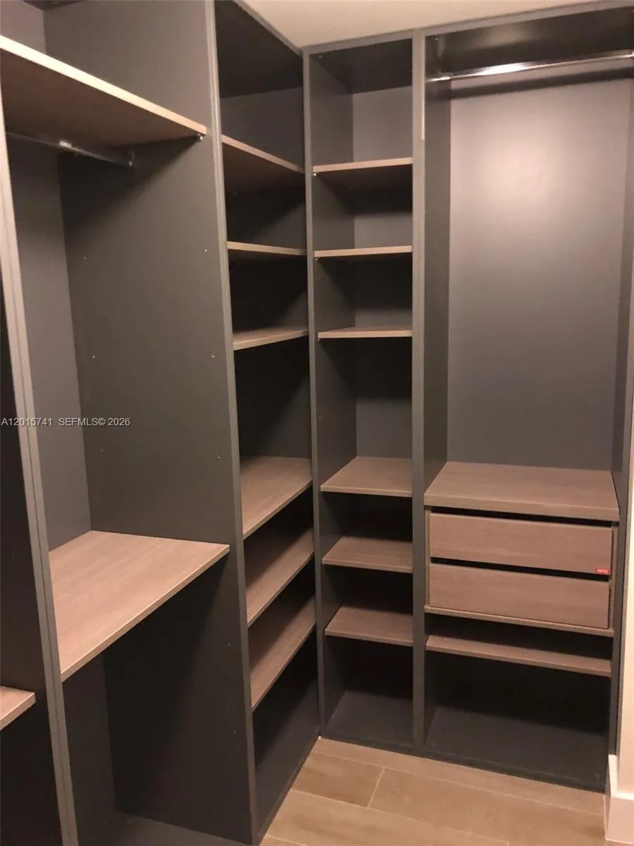 16385 Biscayne Blvd #519 North Miami Beach, FL 33160