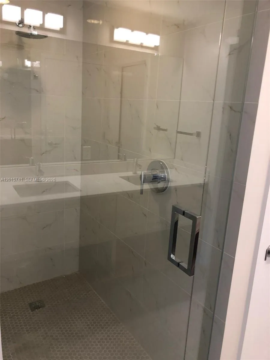 16385 Biscayne Blvd #519 North Miami Beach, FL 33160