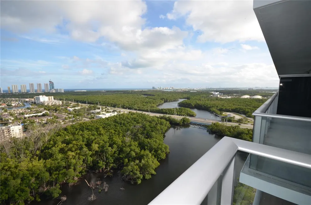 16385 Biscayne Blvd #519 North Miami Beach, FL 33160