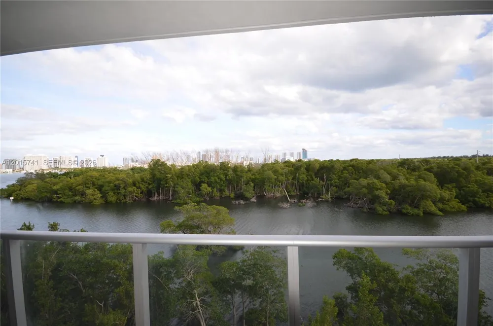16385 Biscayne Blvd #519 North Miami Beach, FL 33160