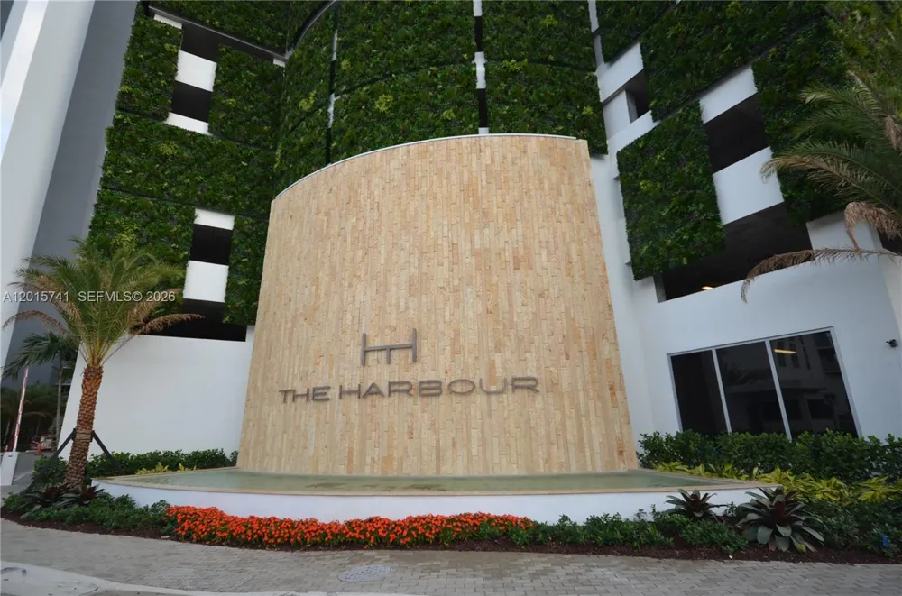 16385 Biscayne Blvd #519 North Miami Beach, FL 33160