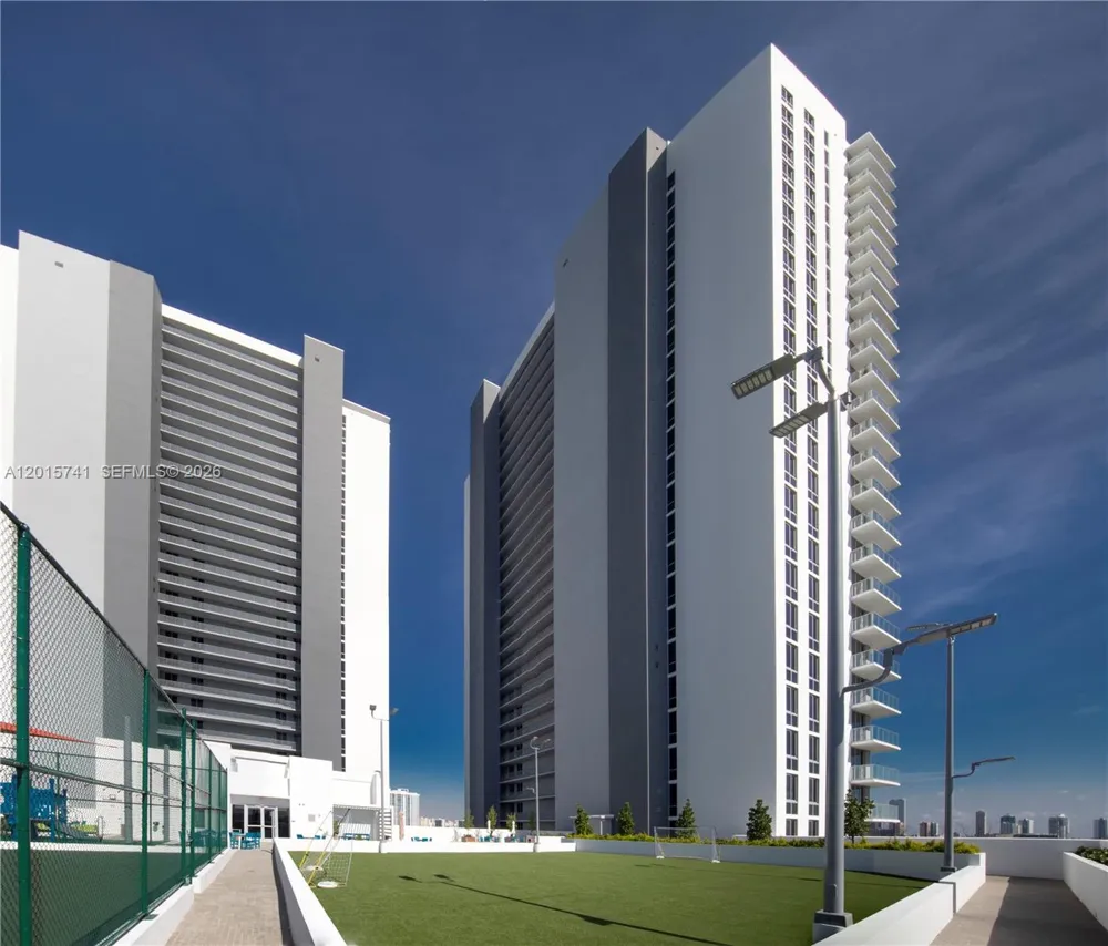 16385 Biscayne Blvd #519 North Miami Beach, FL 33160