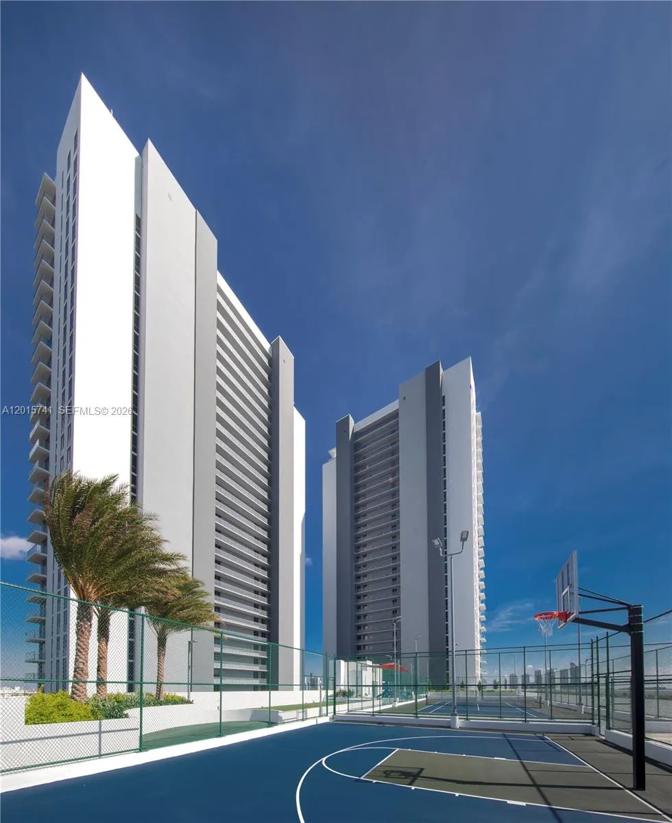 16385 Biscayne Blvd #519 North Miami Beach, FL 33160