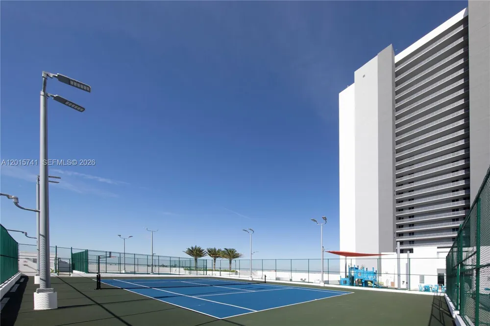 16385 Biscayne Blvd #519 North Miami Beach, FL 33160