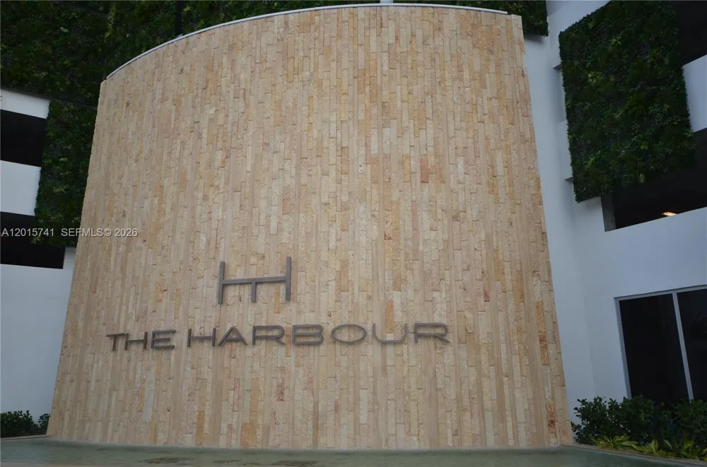16385 Biscayne Blvd #519 North Miami Beach, FL 33160