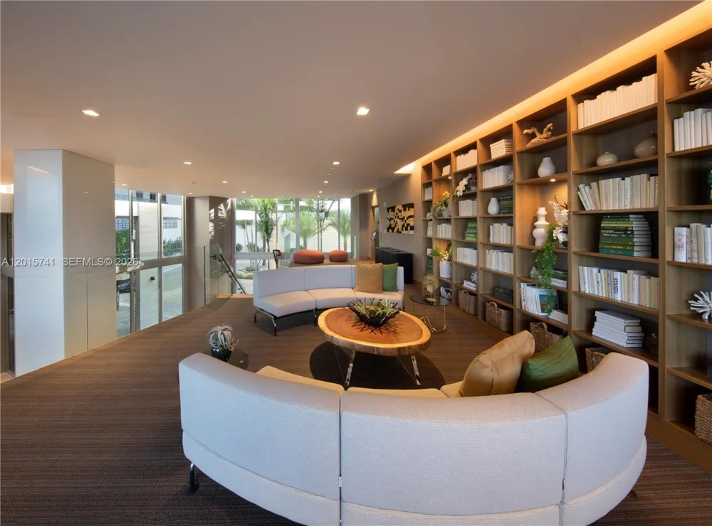 16385 Biscayne Blvd #519 North Miami Beach, FL 33160
