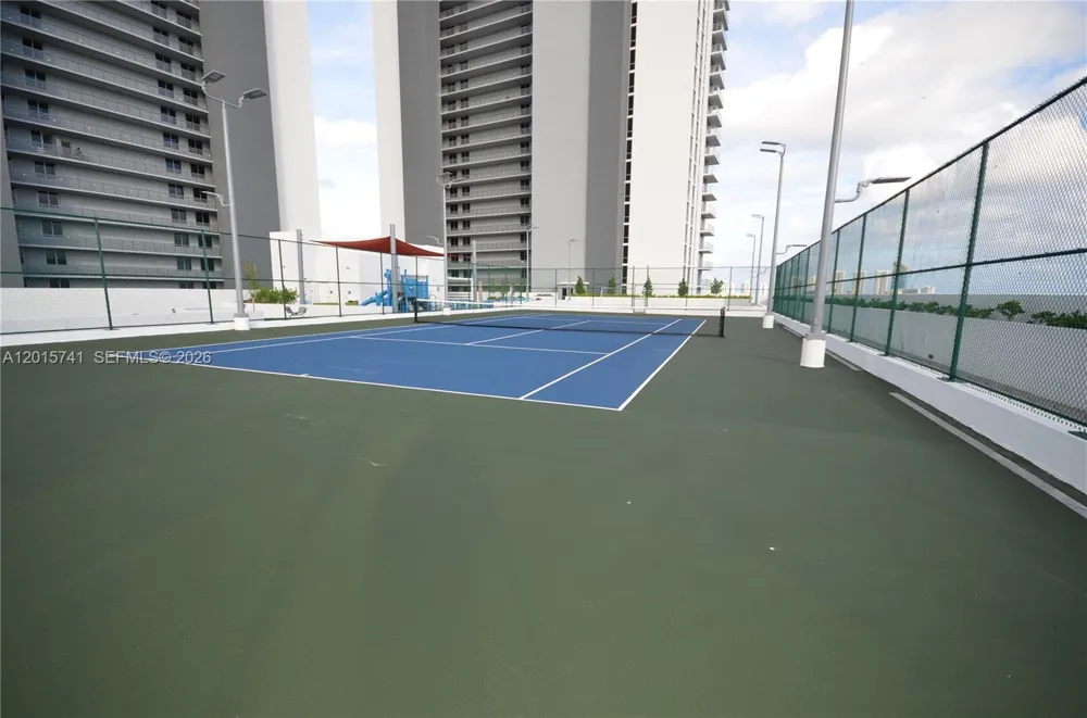 16385 Biscayne Blvd #519 North Miami Beach, FL 33160