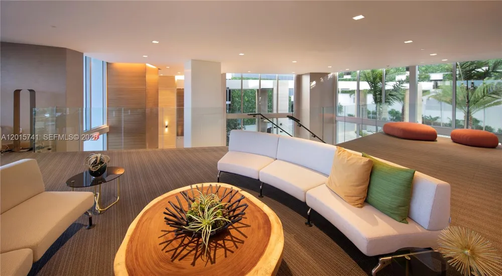 16385 Biscayne Blvd #519 North Miami Beach, FL 33160