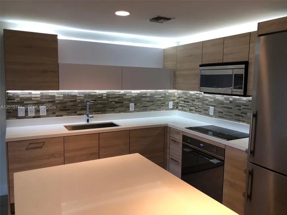 16385 Biscayne Blvd #519 North Miami Beach, FL 33160