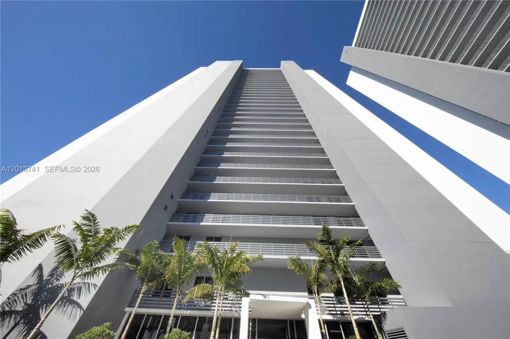 16385 Biscayne Blvd #519 North Miami Beach, FL 33160