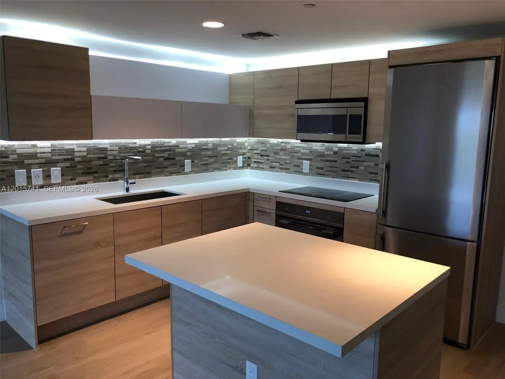 16385 Biscayne Blvd #519 North Miami Beach, FL 33160