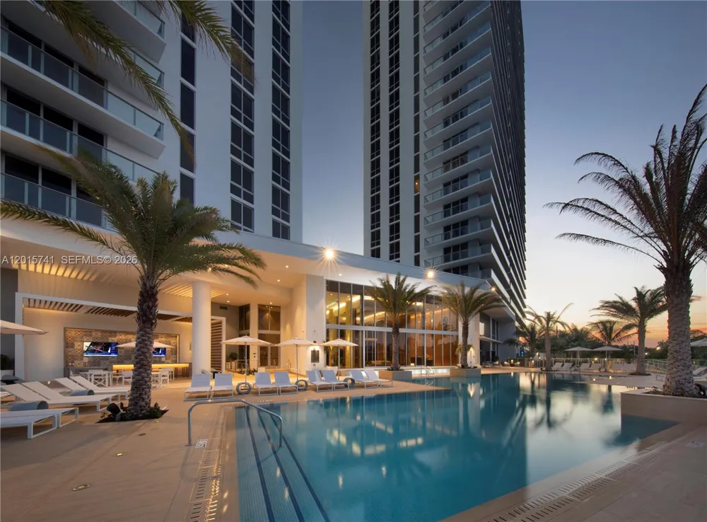16385 Biscayne Blvd #519 North Miami Beach, FL 33160