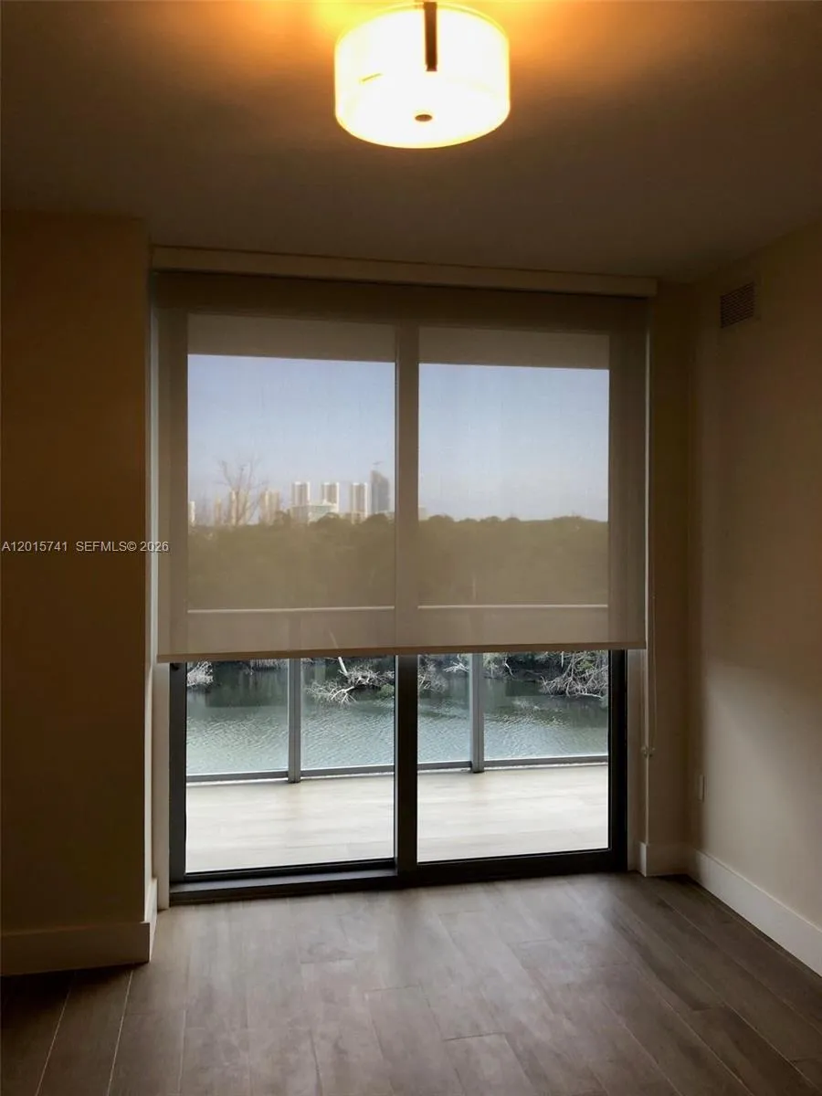 16385 Biscayne Blvd #519 North Miami Beach, FL 33160