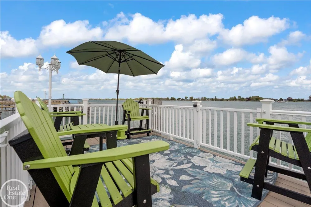 7827 S River Road Cottrellville Township, MI 48039