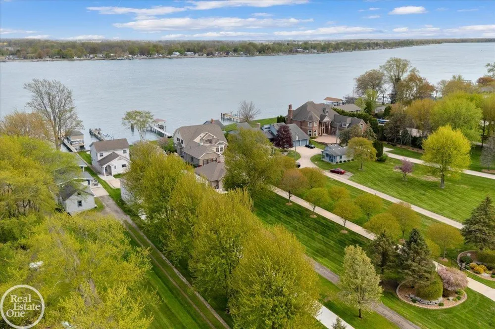 7827 S River Road Cottrellville Township, MI 48039