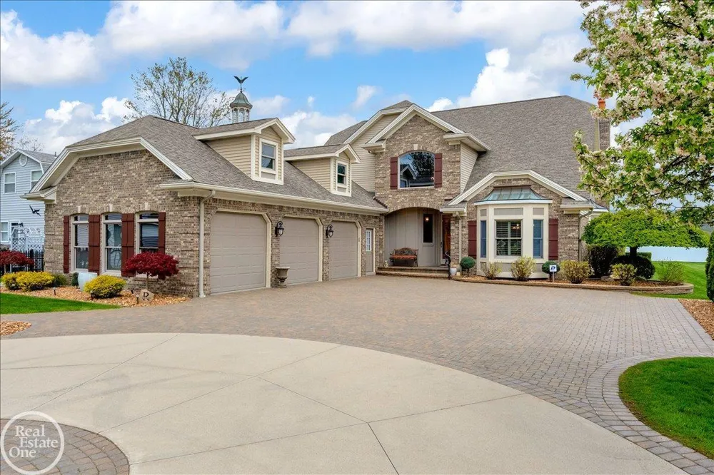 7827 S River Road Cottrellville Township, MI 48039