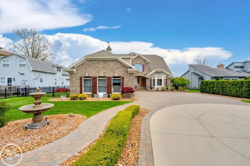 7827 S River Road Cottrellville Township, MI 48039