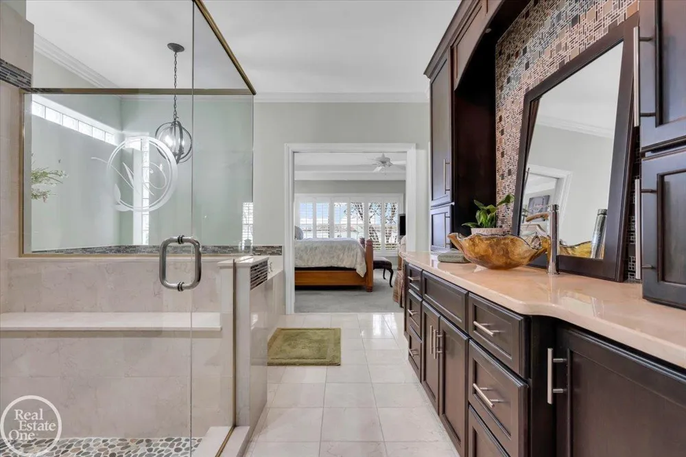 7827 S River Road Cottrellville Township, MI 48039