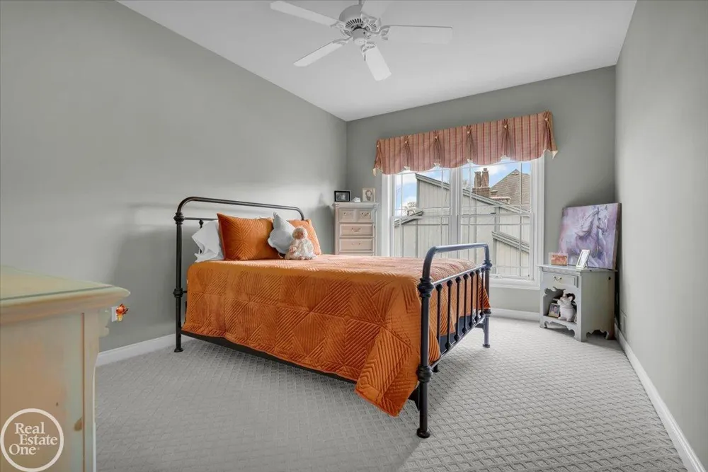 7827 S River Road Cottrellville Township, MI 48039