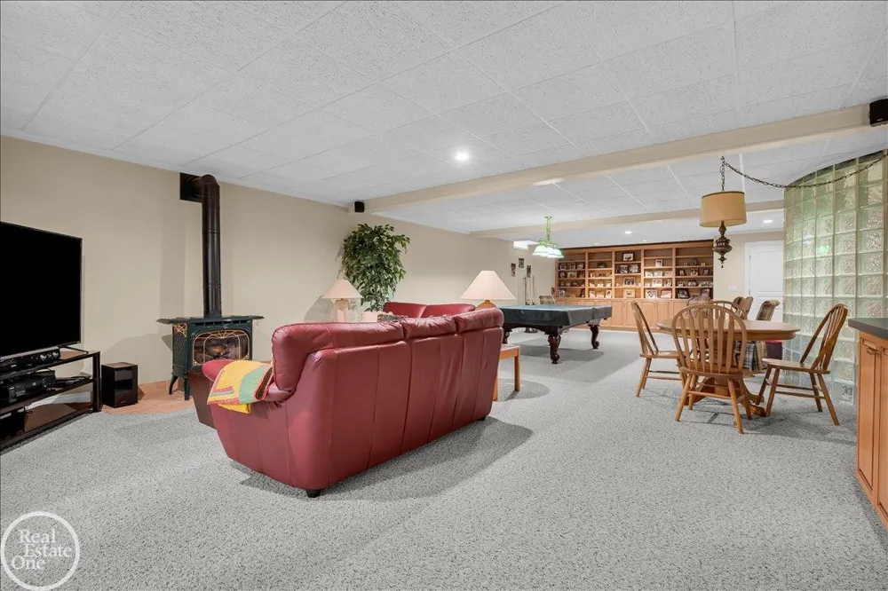 7827 S River Road Cottrellville Township, MI 48039