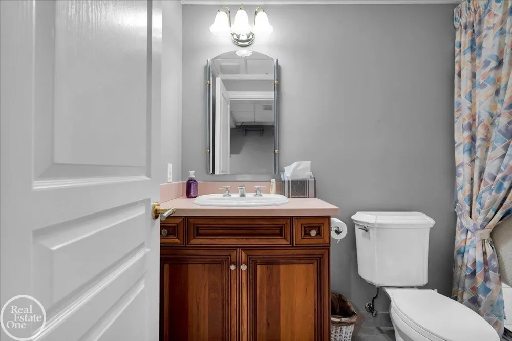 7827 S River Road Cottrellville Township, MI 48039