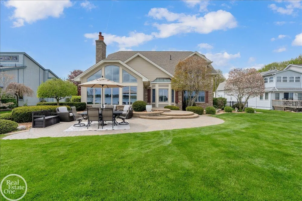 7827 S River Road Cottrellville Township, MI 48039