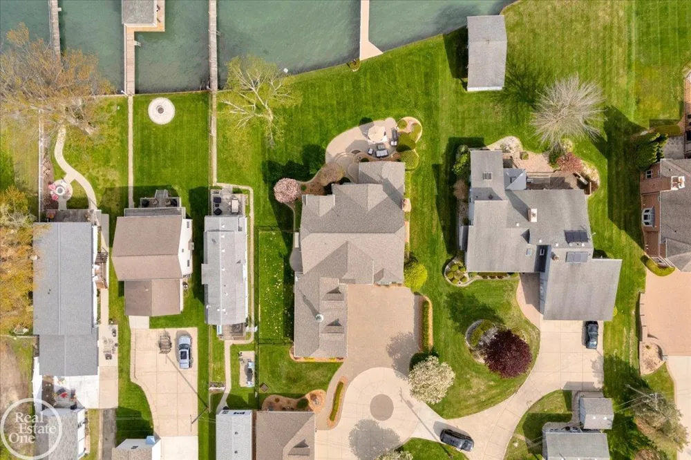 7827 S River Road Cottrellville Township, MI 48039