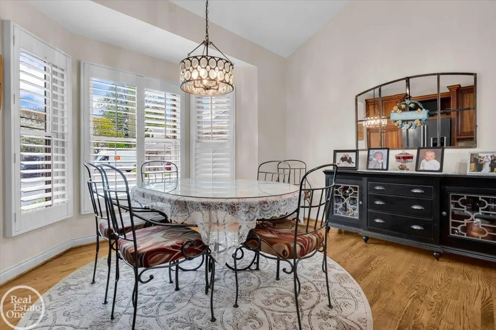 7827 S River Road Cottrellville Township, MI 48039