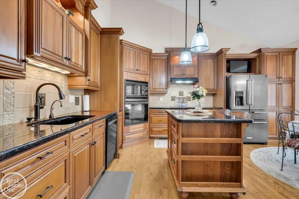7827 S River Road Cottrellville Township, MI 48039