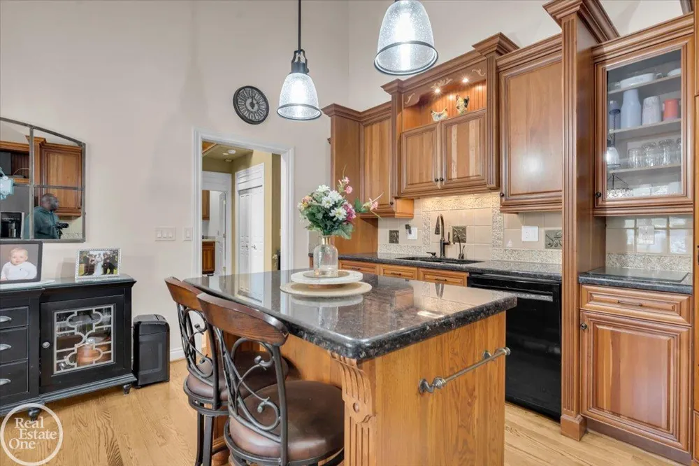 7827 S River Road Cottrellville Township, MI 48039
