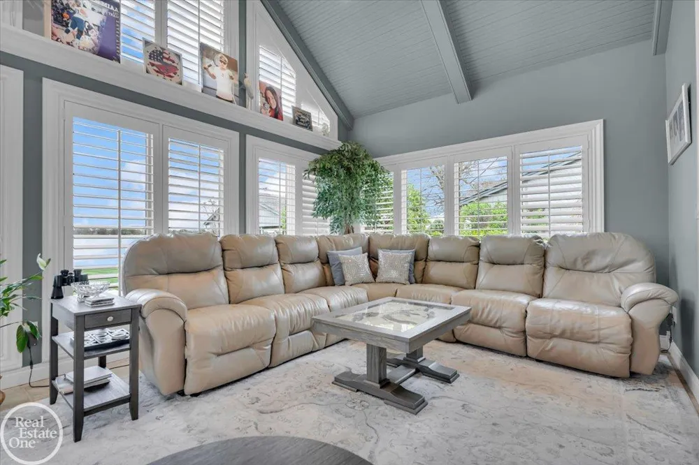 7827 S River Road Cottrellville Township, MI 48039